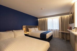1 bedroom, hypo-allergenic bedding, desk, laptop workspace