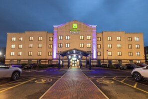 Exterior - Holiday Inn Express Poole by IHG (Poole)
