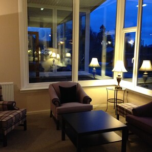 Flat-screen TV - The Acarsaid (Pitlochry)