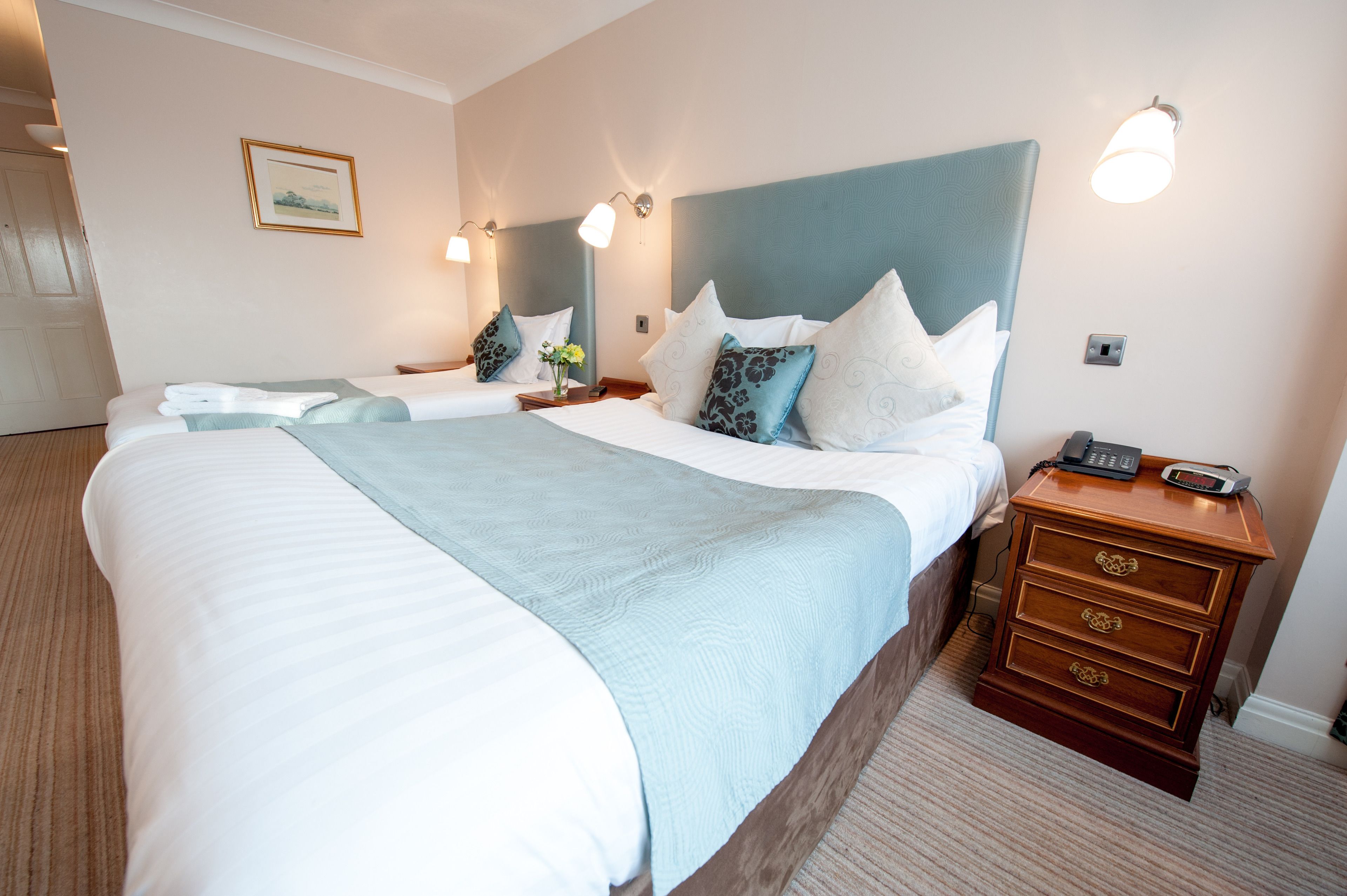 double room | individually decorated, individually furnished, desk, blackout curtains