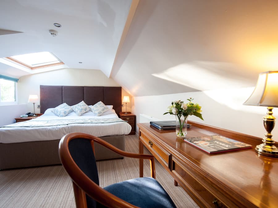 Double Room | Individually decorated, individually furnished, desk, blackout drapes