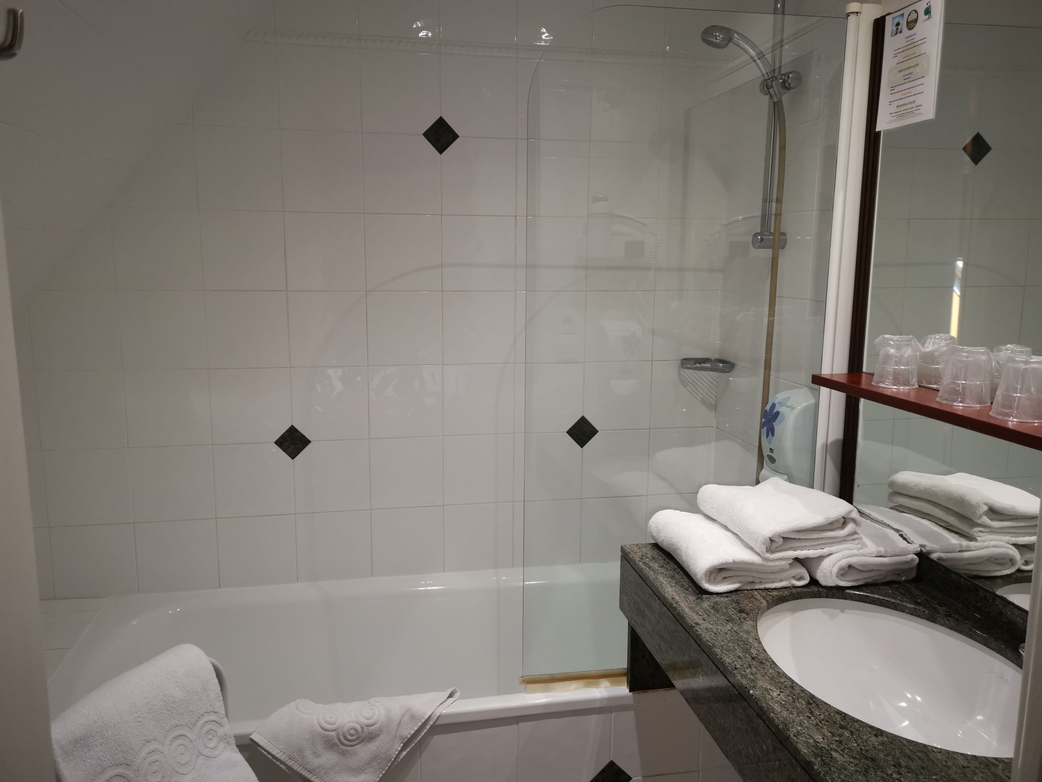 Foto - Hôtel Crocus Caen Mémorial