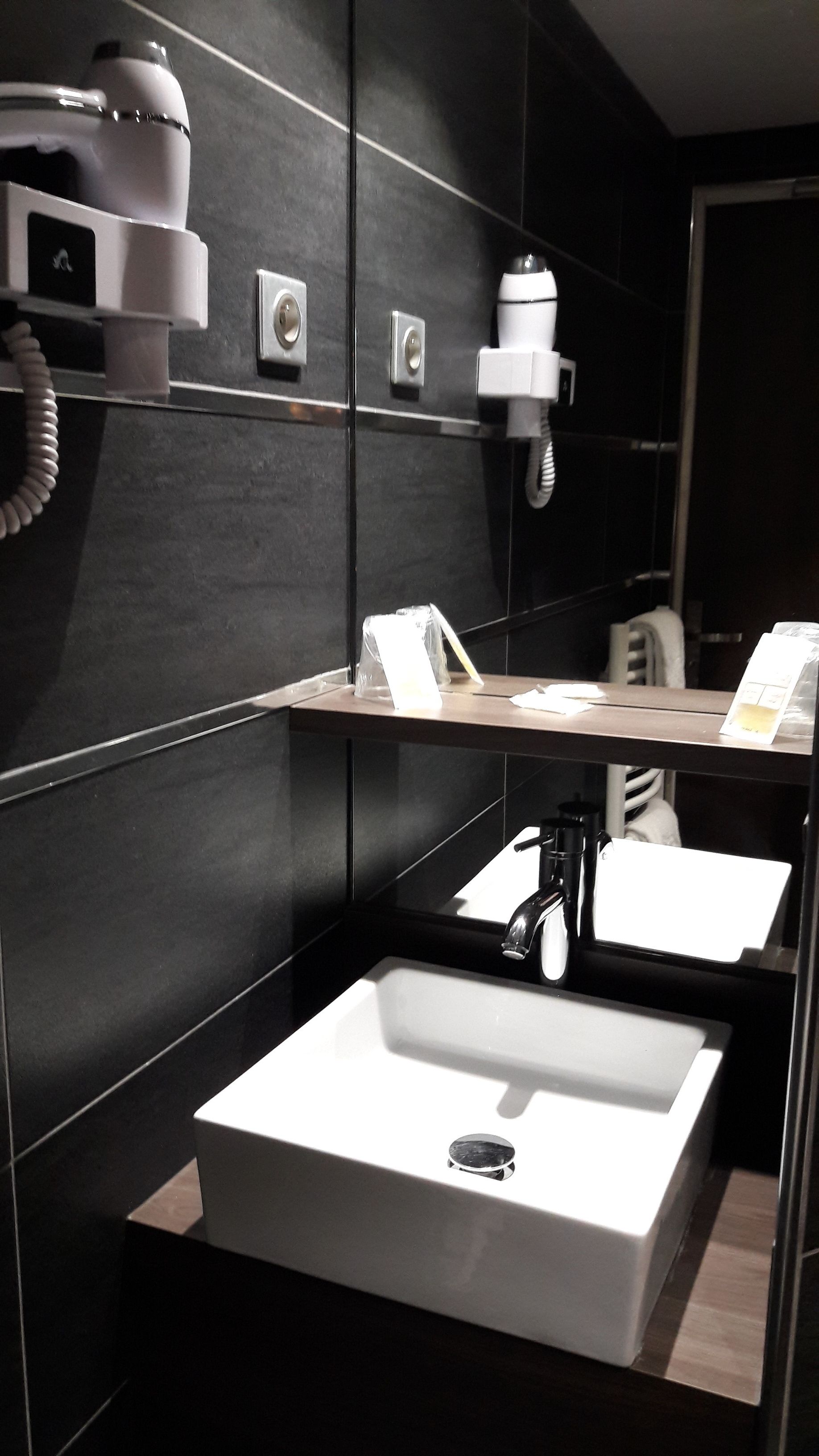 Foto - Hôtel Crocus Caen Mémorial