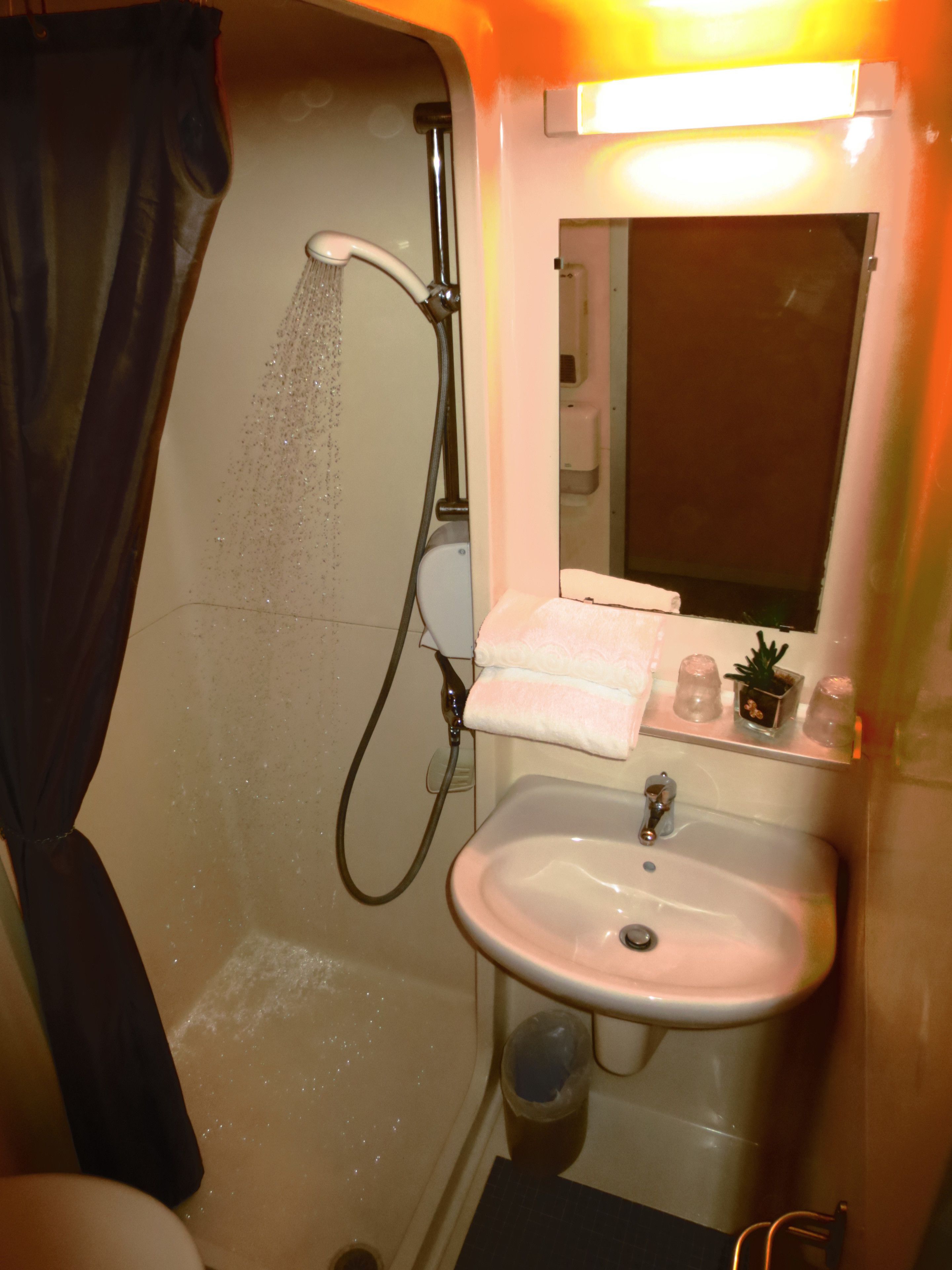 Foto - Hôtel Crocus Caen Mémorial