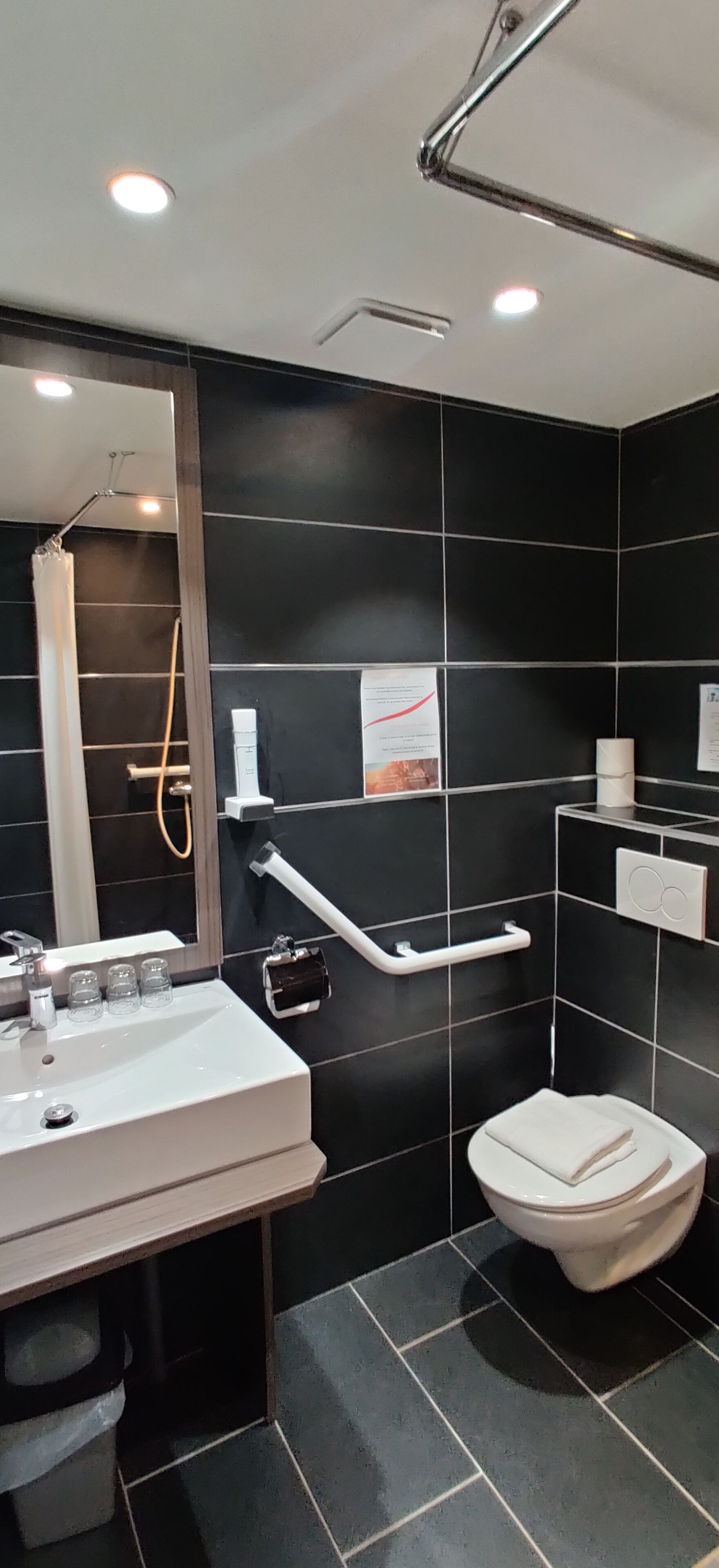 Foto - Hôtel Crocus Caen Mémorial