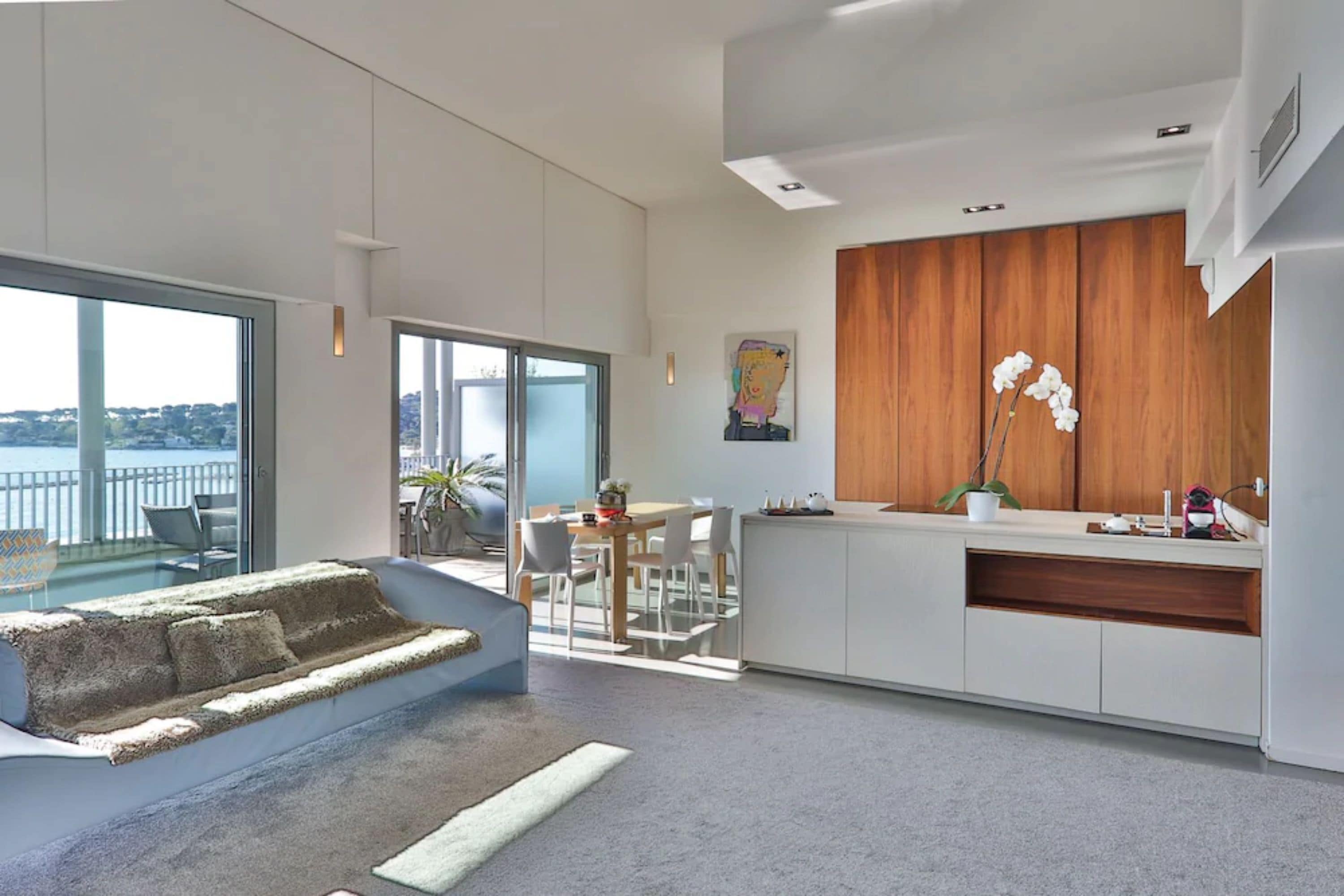 80-cm flat-screen tv with digital channels, tv