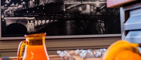 Petit déjeuner buffet (7.10 EUR par personne)