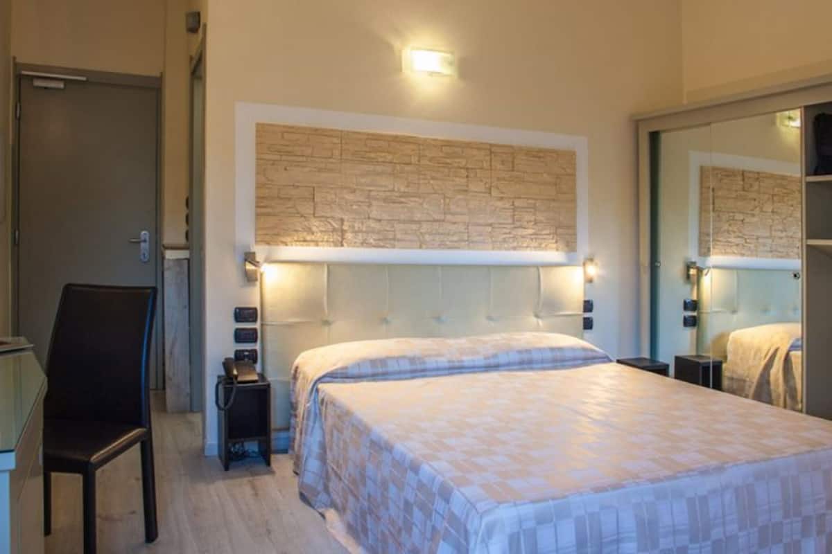Deluxe Double Room, Hill View | In-room safe, desk, iron/ironing board, free WiFi