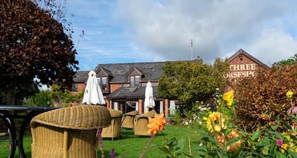 The Three Horseshoes - Inn
