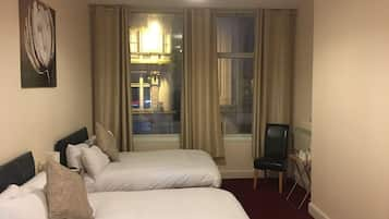 Comfort Quadruple Room, 1 Bedroom | Desk, iron/ironing board, free WiFi, bed sheets