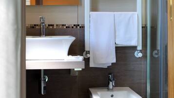 Double Room | Bathroom