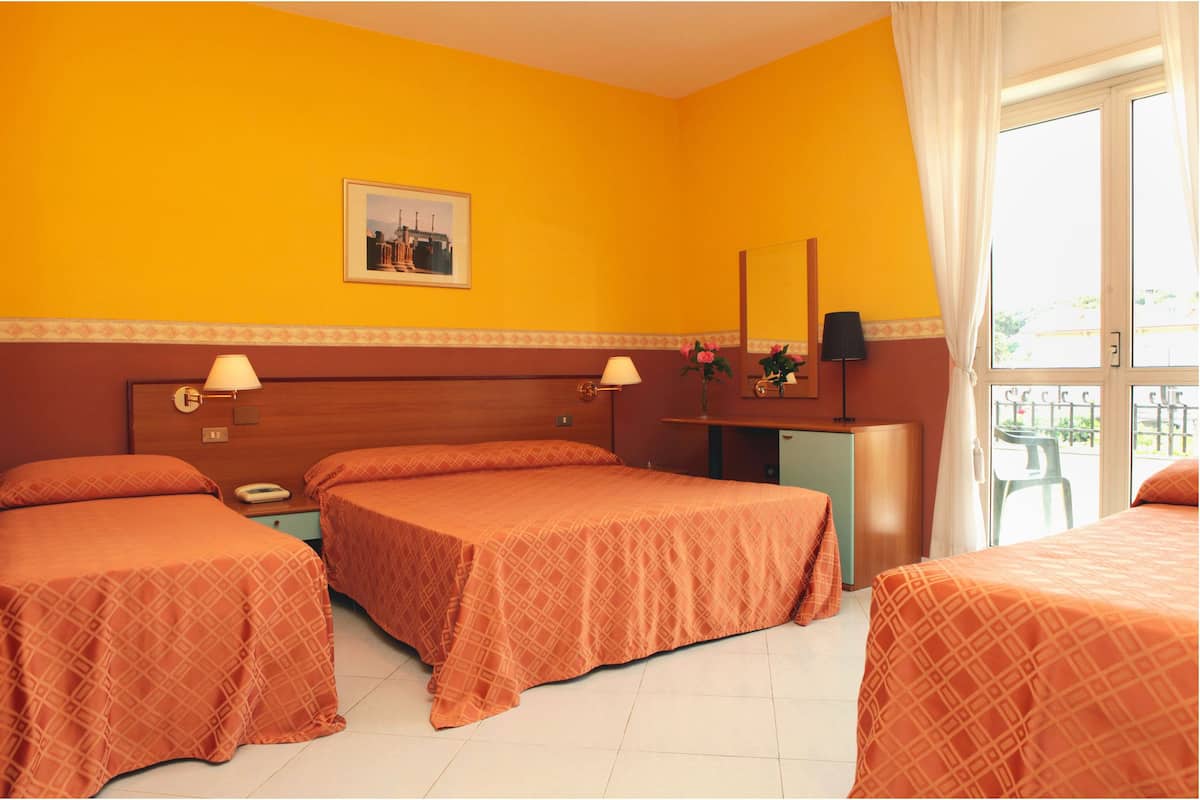 Desk, cribs (surcharge), WiFi (free)