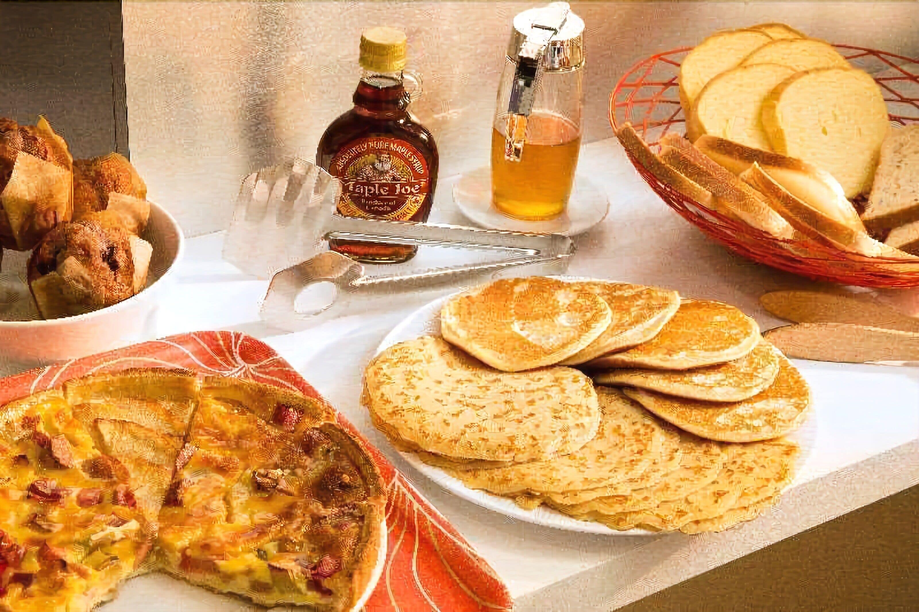 Daily continental breakfast (EUR 12 per person)