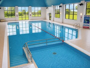 Piscine intérieure