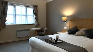 Executive Double Room | Desk, free WiFi, bed sheets