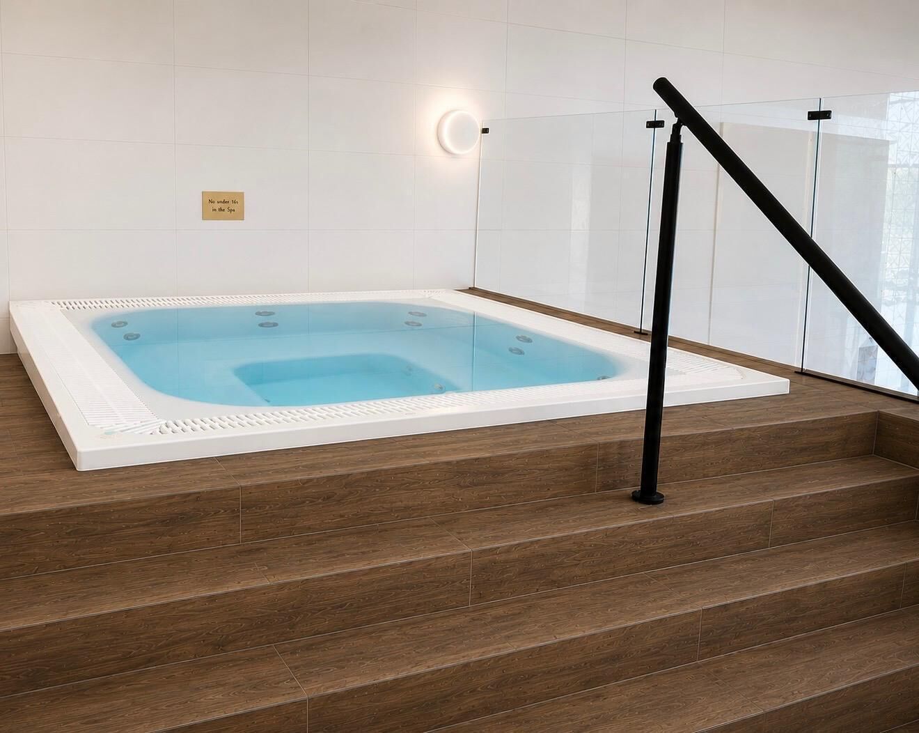 Indoor spa tub