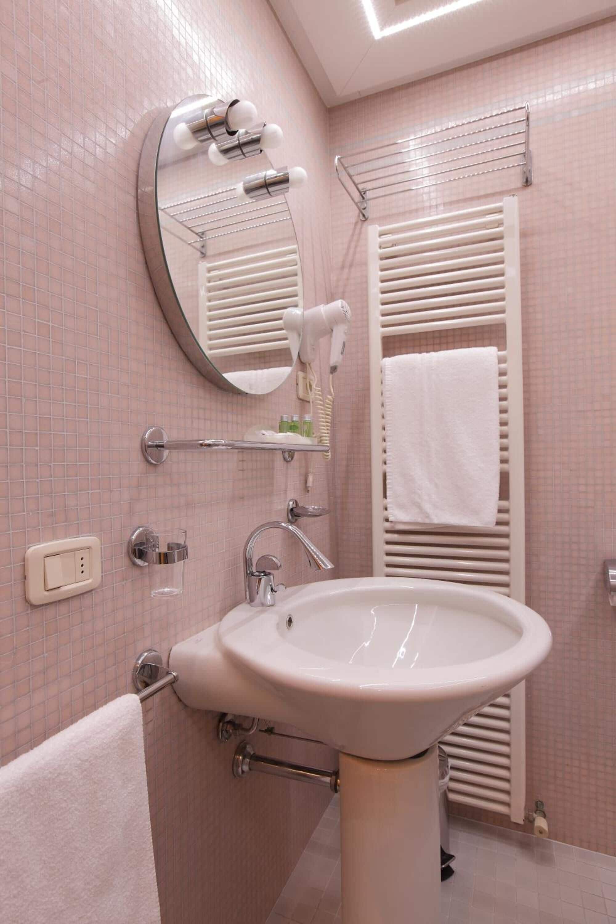 double or twin room | bathroom | shower, free toiletries, hair dryer, bidet