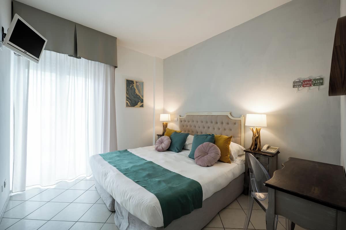 Standard Double Room, Sea View | In-room safe, desk, soundproofing, free WiFi