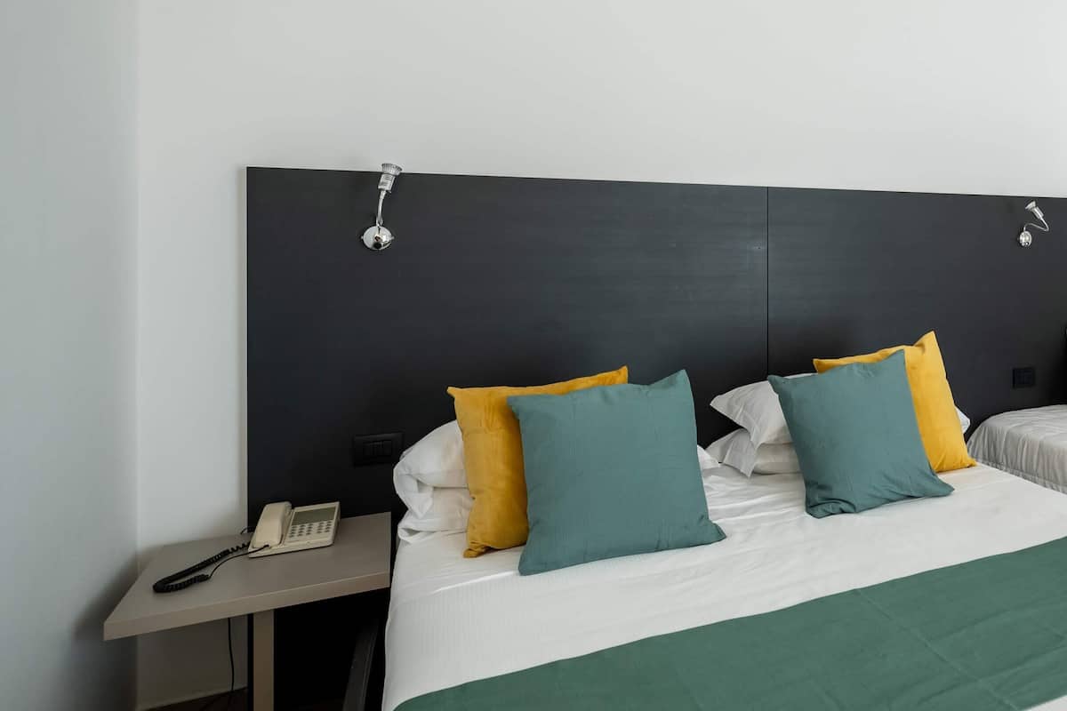 Comfort Double Room, Partial Sea View | In-room safe, desk, soundproofing, free WiFi
