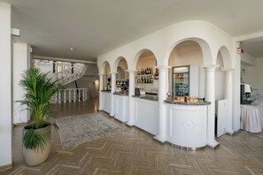 2 bares, bar en la playa