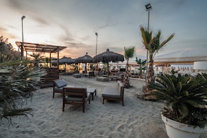 Beach bar
