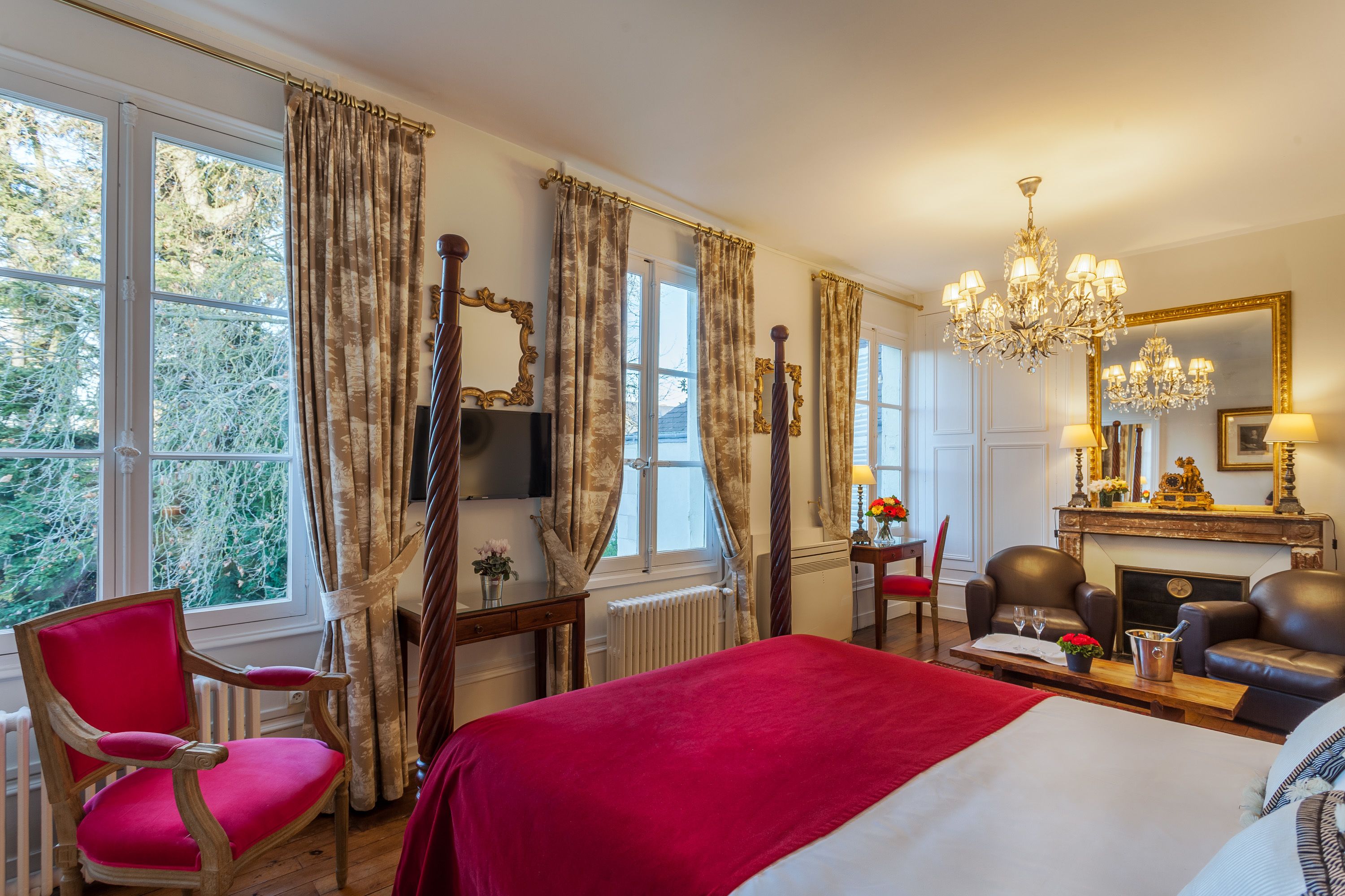 superior double room | 2 bedrooms, hypo-allergenic bedding, minibar, in-room safe