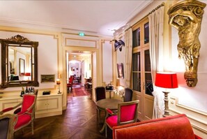 Lounge i lobbyen