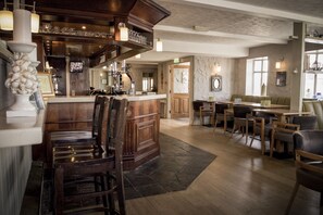 Bar (on property) - Shard Riverside Hotel, Bar & Restaurant (Poulton-le-Fylde)