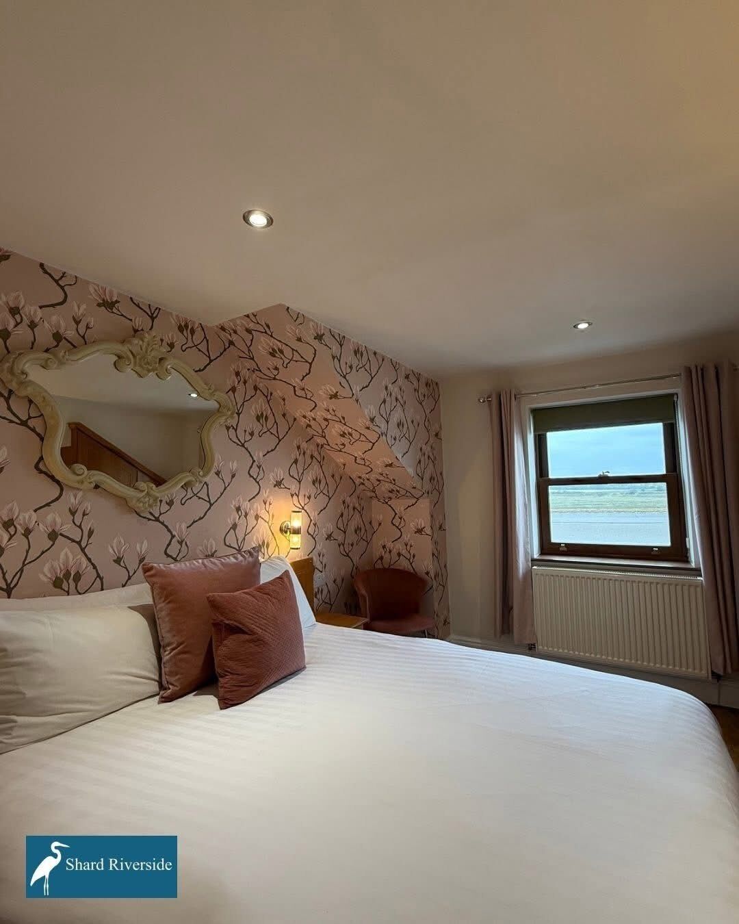 Signature Double Room, Ensuite, River View | Egyptian cotton sheets, desk, iron/ironing board (on request), free WiFi