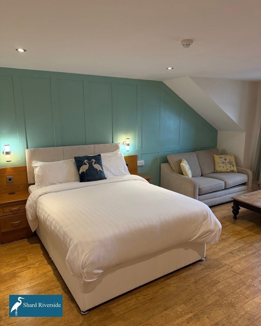 Dobbelt- eller tomannsrom – deluxe, dalutsikt | Sengetøy i egyptisk bomull, skrivebord og strykejern/-brett