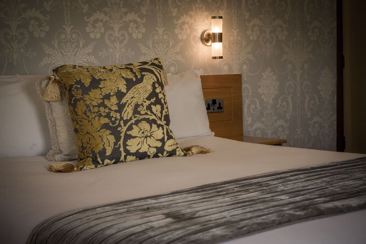 Egyptian cotton sheets, desk, iron/ironing board, free WiFi