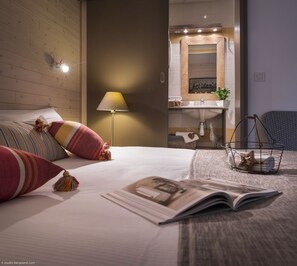 Bureau, chambres insonorisées, Wi-Fi gratuit, draps fournis