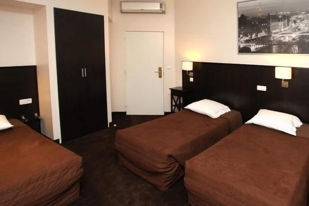In-room safe, desk, soundproofing, iron/ironing board