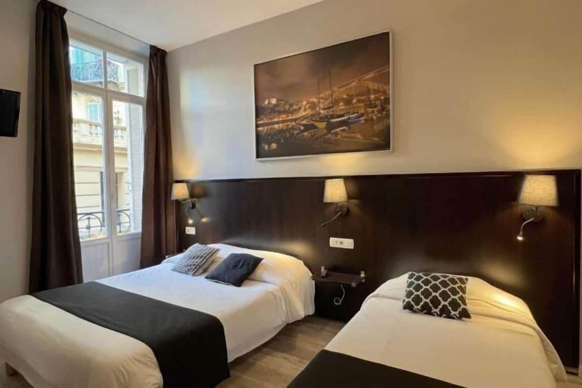 In-room safe, desk, soundproofing, iron/ironing board