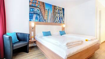 Doppelzimmer, 1 King-Bett | Minibar, Zimmersafe, Schreibtisch, kostenloses WLAN