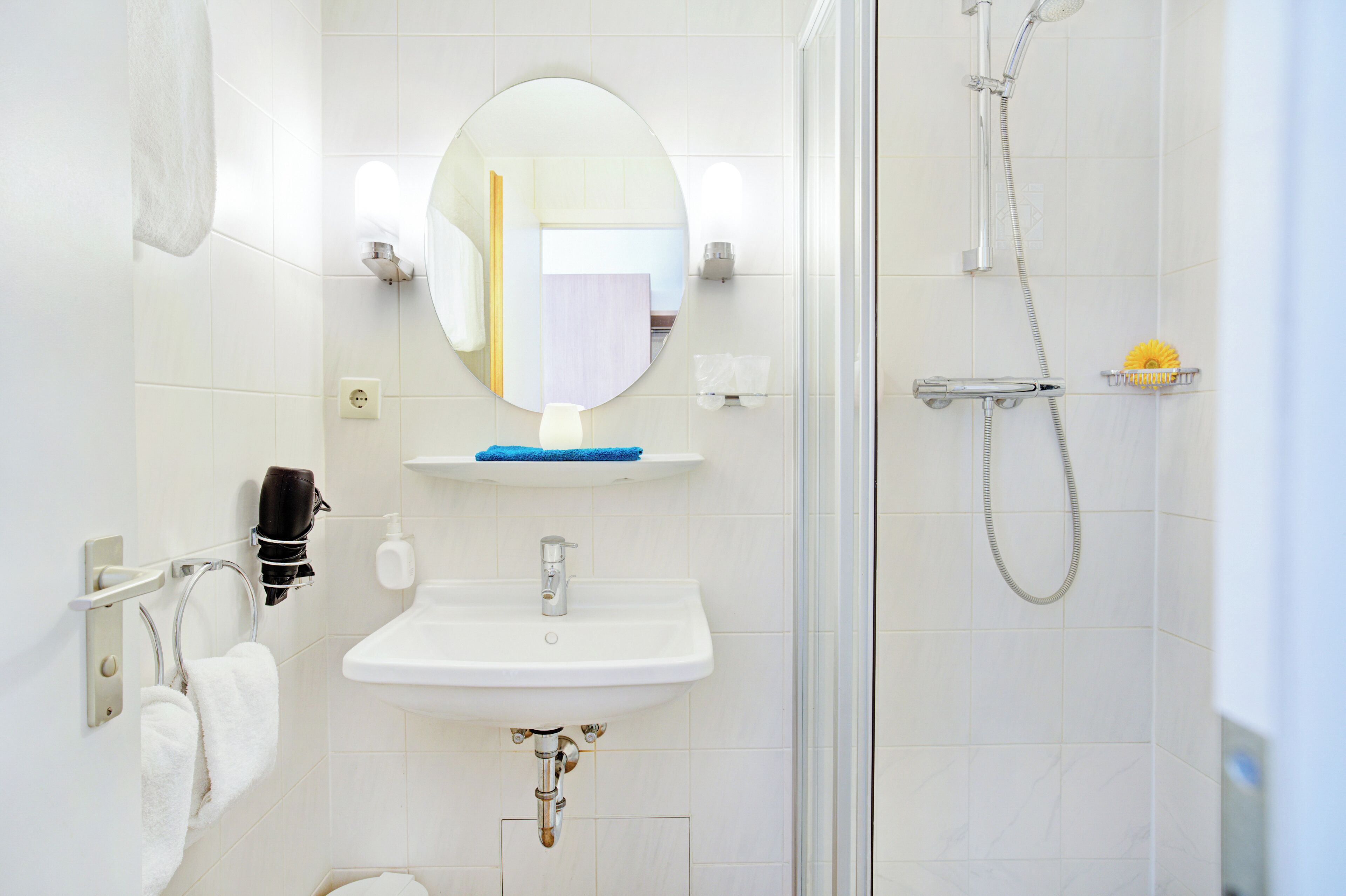 Photo - Ambassador TheContinents