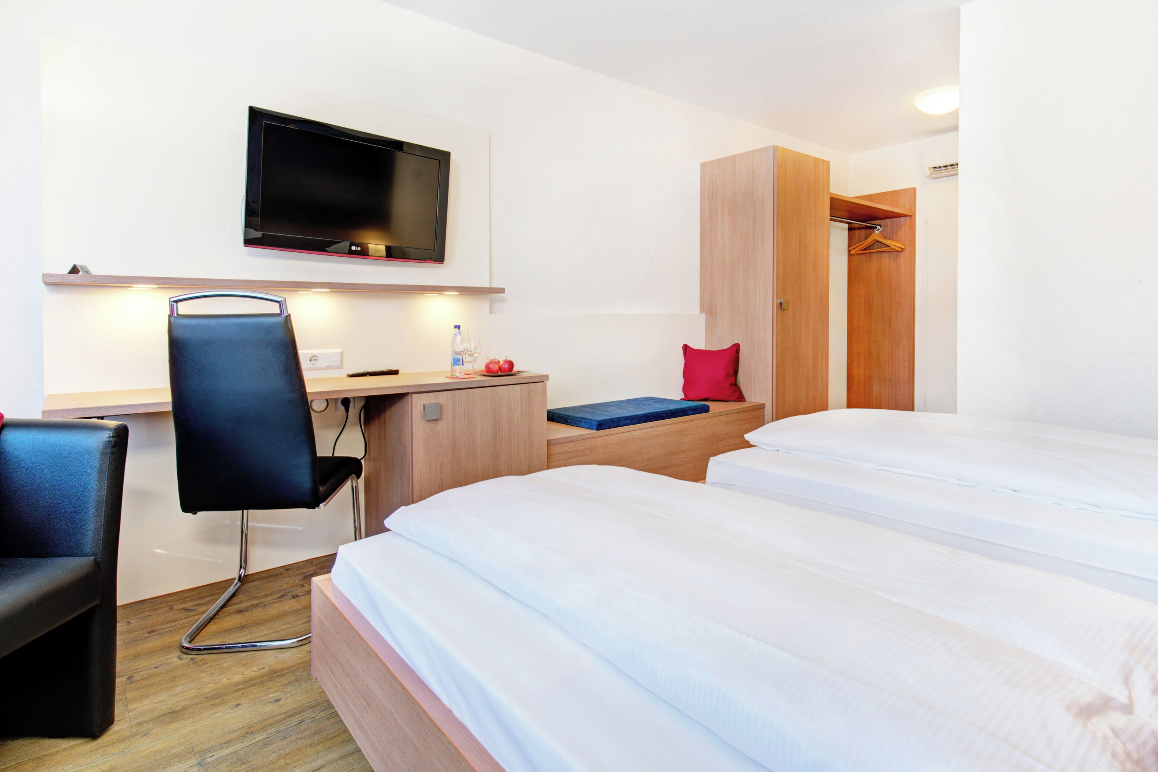 Foto - Ambassador TheContinents