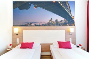 Comfort Twin Room | Minibar, in-room safe, desk, free WiFi - Ambassador (Karlsruhe)