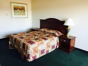 Desk, WiFi, bed sheets - Summer Wind Budget Motel (Newport)