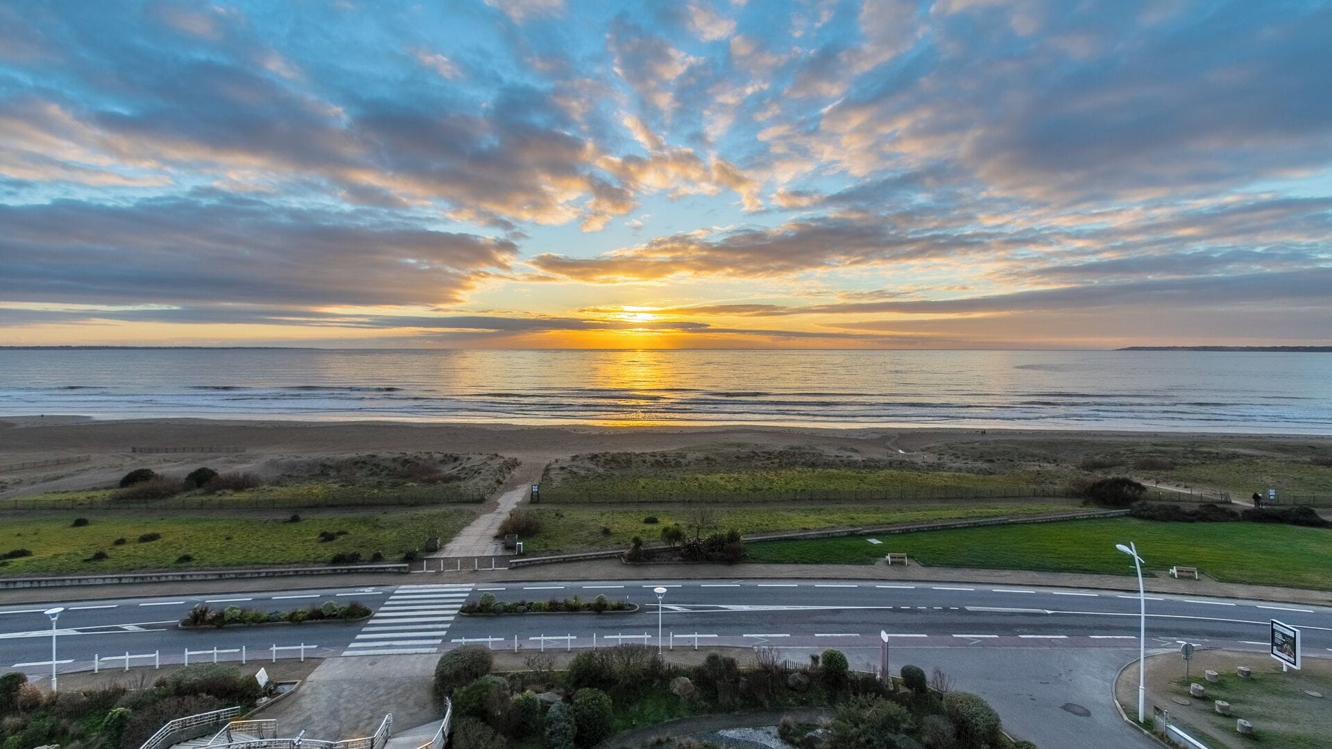 1 bedroom, in-room safe, blackout curtains, soundproofing