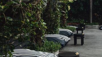 Outdoor pool, open 7 AM to 7:00 PM, sun loungers