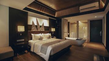 Kamar (Junior Suite) | Minibar, brankas, meja kerja, dan setrika/meja setrika