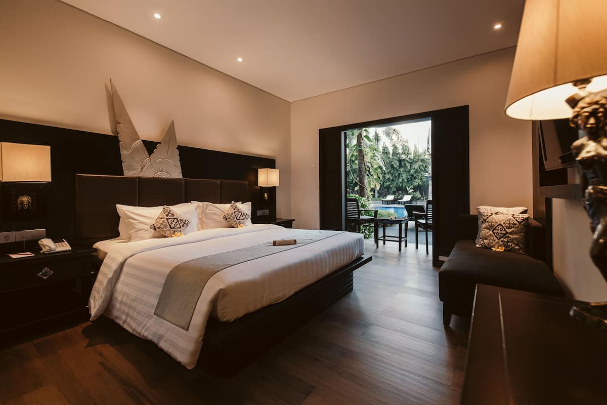 Deluxe Room, Pool Access