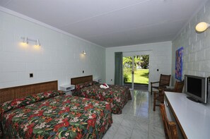 Minibar, Zimmersafe, Schreibtisch, Verdunkelungsvorhänge