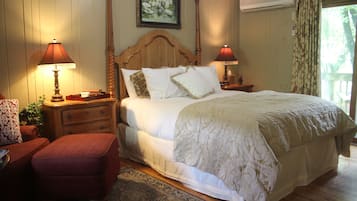 Standard Room, 1 King Bed | 2 bedrooms, premium bedding, blackout drapes, iron/ironing board