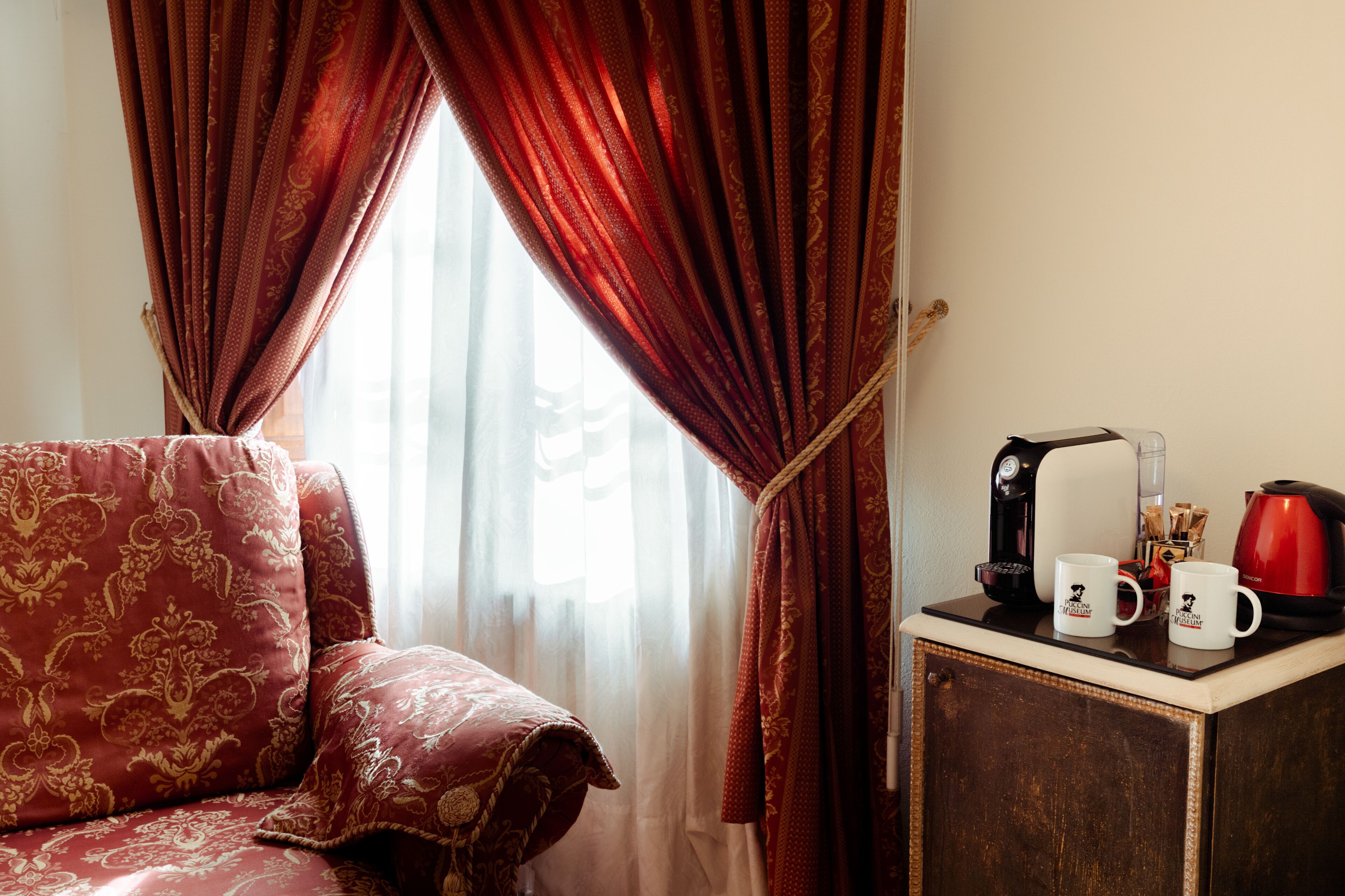 junior suite tosca with balcony | down duvets, minibar, in-room safe, individually furnished