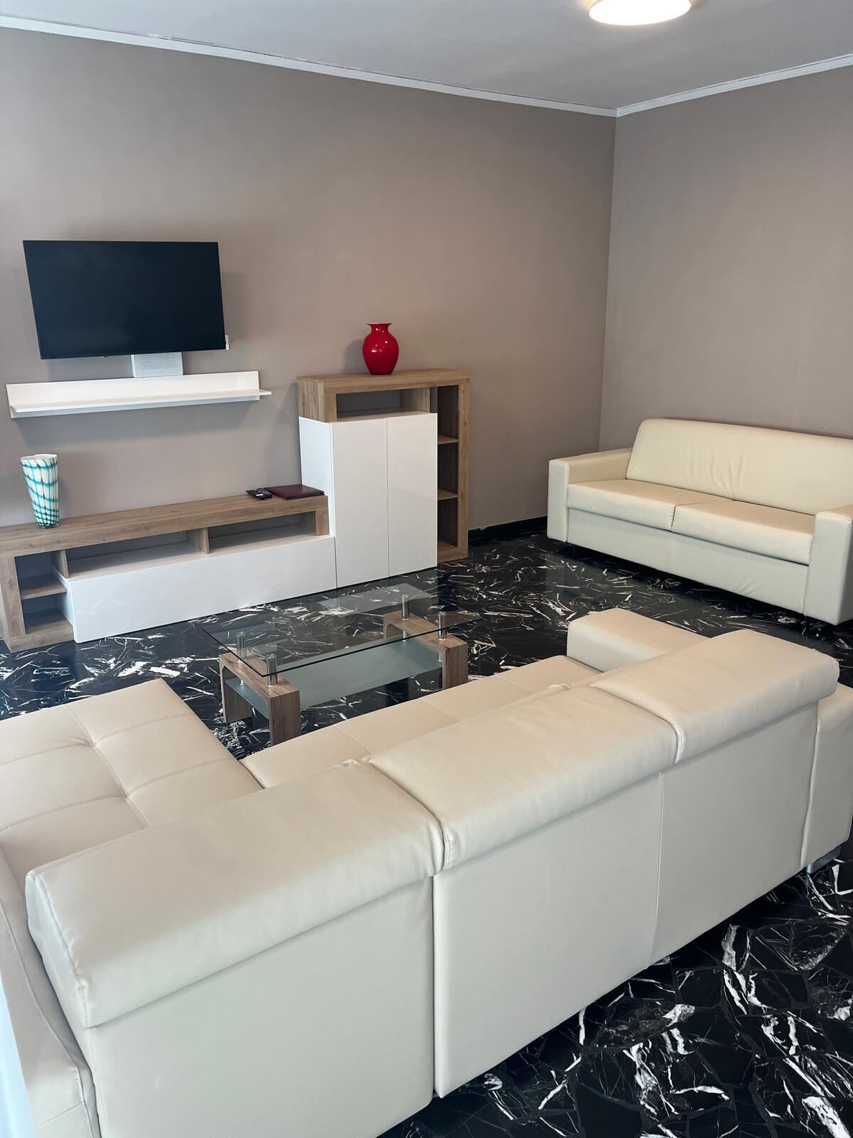 deluxe condo | down duvets, pillow-top beds, in-room safe, desk