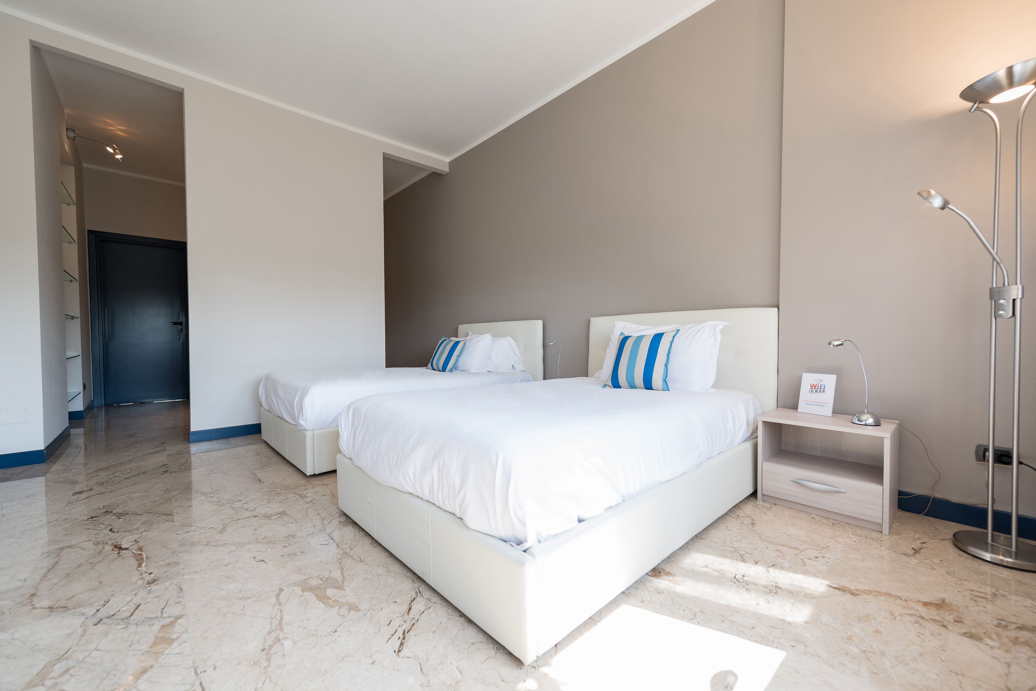 city apartment, park view | down duvets, pillow-top beds, in-room safe, desk