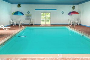 Indoor pool - Days Inn by Wyndham Portage/Indiana Dunes National Park (Portage)