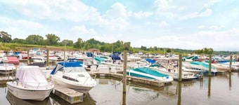Days Inn by Wyndham Portage/Indiana Dunes National Park